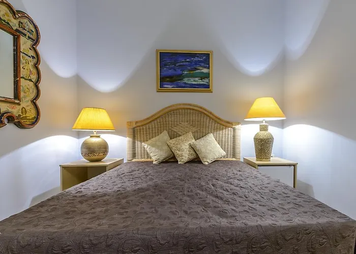 Mediteran Old Town, 5 En-suites And Hot Tub