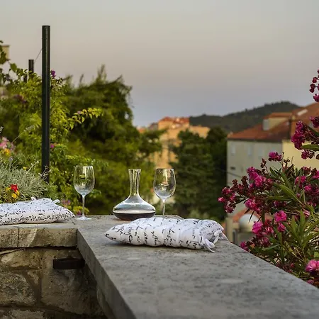 Villa Mediteran Old Town, 5 En-suites And Hot Tub