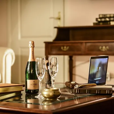 Mediteran Old Town, 5 En-suites And Hot Tub *