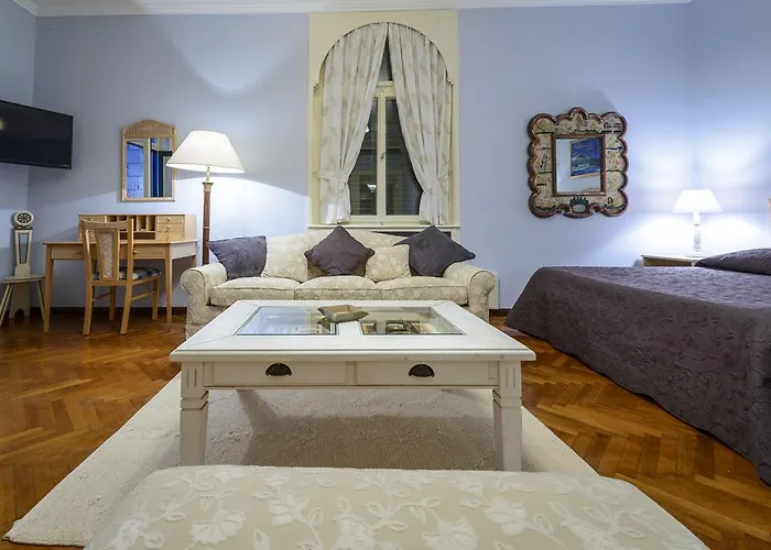 Mediteran Old Town, 5 En-suites And Hot Tub