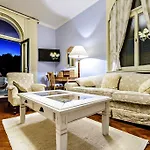 Mediteran Old Town, 5 En-suites And Hot Tub Villa