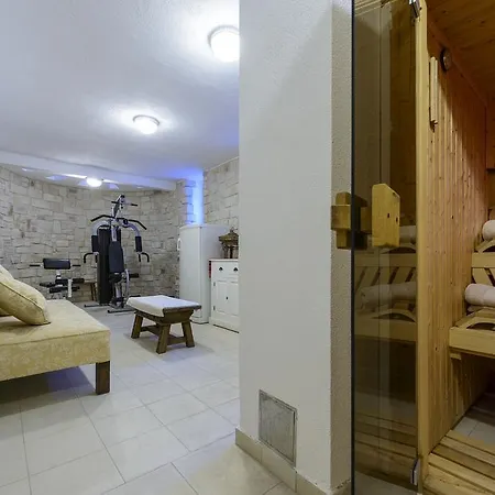 Villa Mediteran Old Town, 5 En-suites And Hot Tub