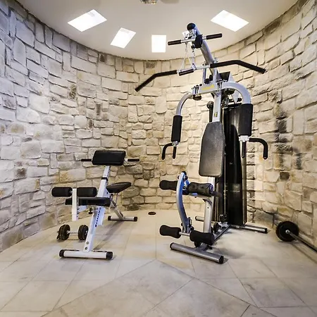 Mediteran Old Town, 5 En-suites And Hot Tub Villa *