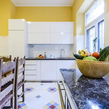 Mediteran Old Town, 5 En-suites And Hot Tub