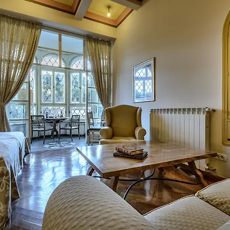 Mediteran Old Town, 5 En-suites And Hot Tub וילה