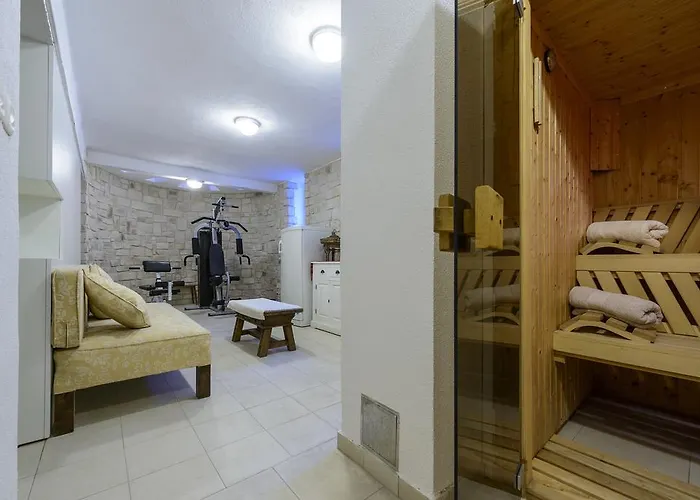 וילה Mediteran Old Town, 5 En-suites And Hot Tub