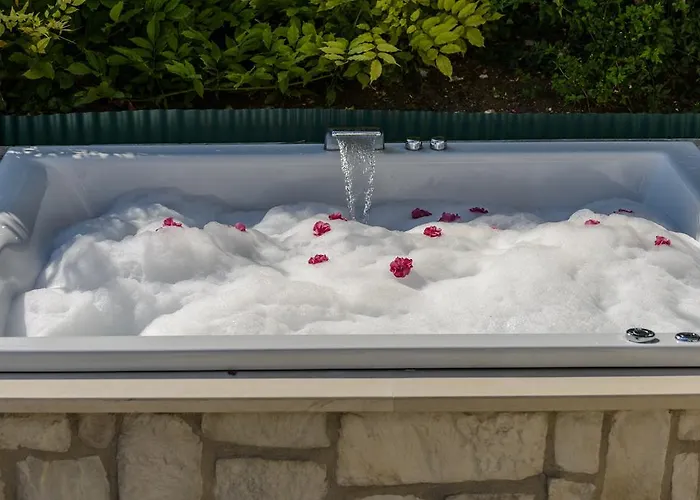 Mediteran Old Town, 5 En-suites And Hot Tub וילה *