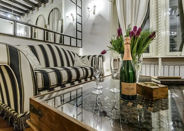 Mediteran Old Town, 5 En-suites And Hot Tub וילה *