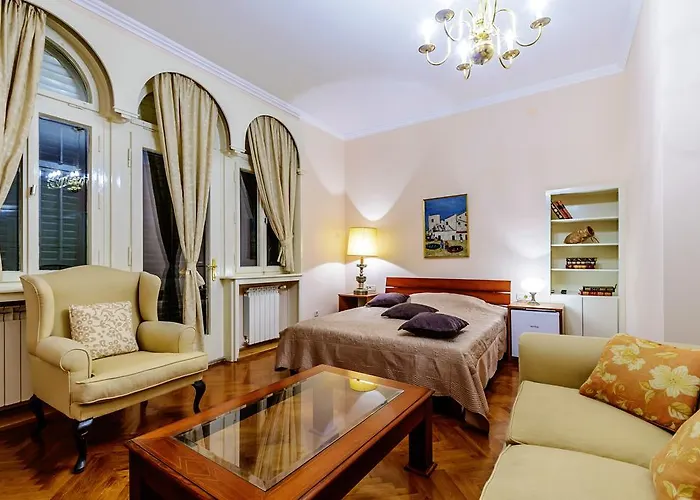 Vila Mediteran Old Town, 5 En-suites And Hot Tub