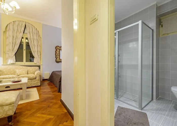 וילה Mediteran Old Town, 5 En-suites And Hot Tub *