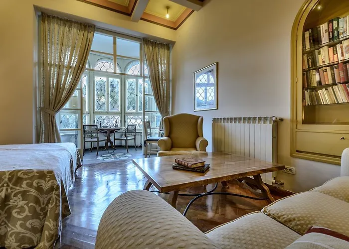 Mediteran Old Town, 5 En-suites And Hot Tub Vila