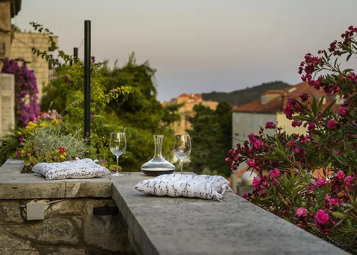 Villa Mediteran Old Town, 5 En-suites And Hot Tub